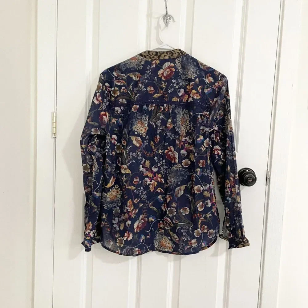 Women Anthropologie Pilcro Ladder Lace Floral Tunic Blouse in Navy Blue Small - Picture 3 of 14